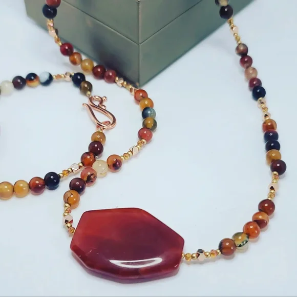 Red agate necklace - Picture 5 of 5